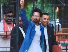 वाराणसी के मतदान केंद्रों में श्याम रंगीला लाए हास्य की लहर