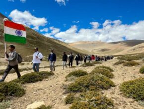 बीजेपी सरकार कब सुधरेगी? वही सिंघु बॉर्डर दोबारा से। पहले किसान और अब सोनम वांगचुक को डिटेन कर लिया।